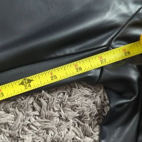 Chico's Faux Leather Black Legging Pant Size Chico's 1 - Picture 7 of 7